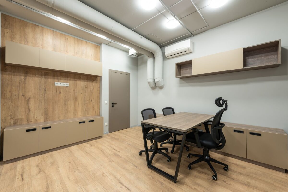 Aménager un espace de travail à la maison : guide pratique pour un home office confortable